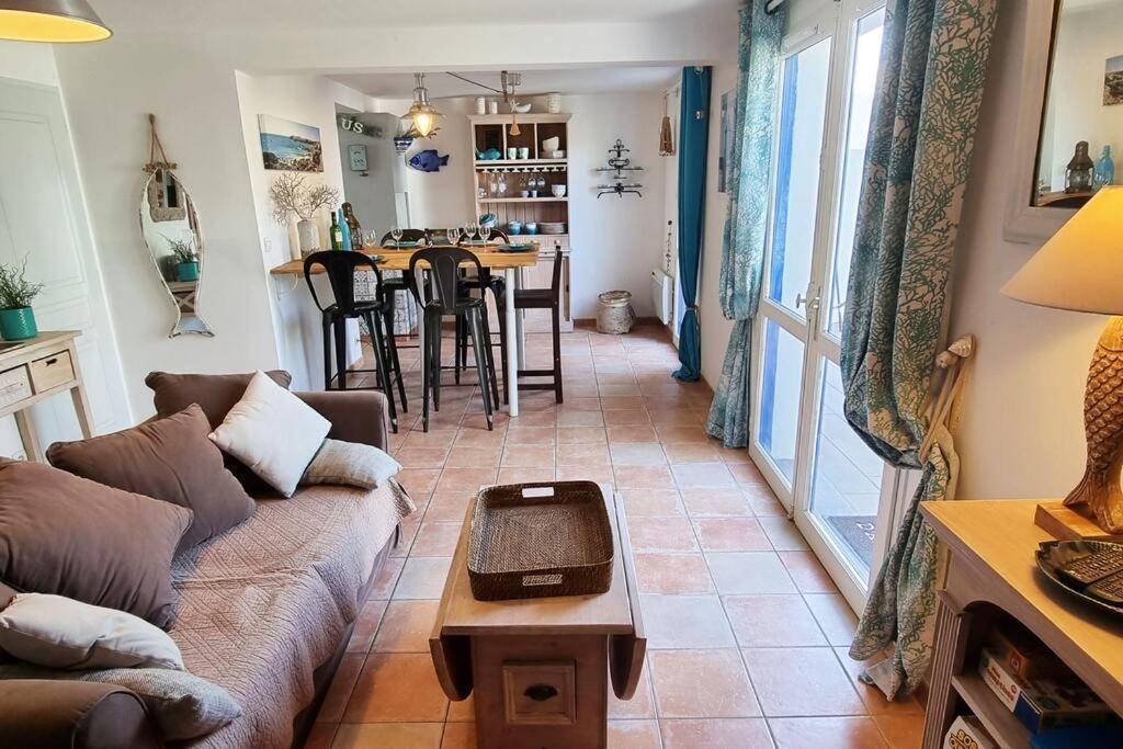Les Pieds Dans L'Eau :Ker Anne Villa Port-Joinville Exterior photo